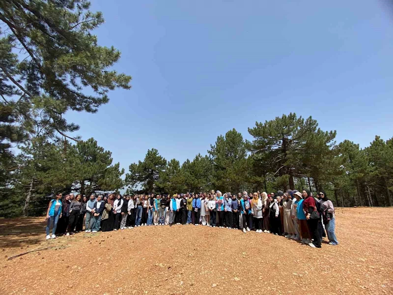 Kütahya’da 130 kız öğrenciye Murat Dağı kampı
