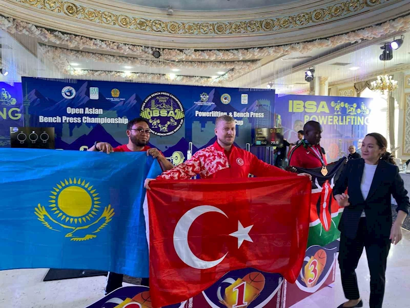 Kazakistan’da madalya yağmuru
