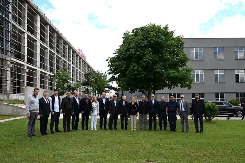Vali Turan, OSB’de çalışmalar ve yatırımlar hakkında bilgi aldı
