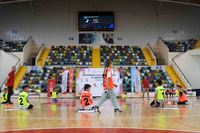 Balıkesir’de 48 bin 500 çocuk şenlikte buluştu
