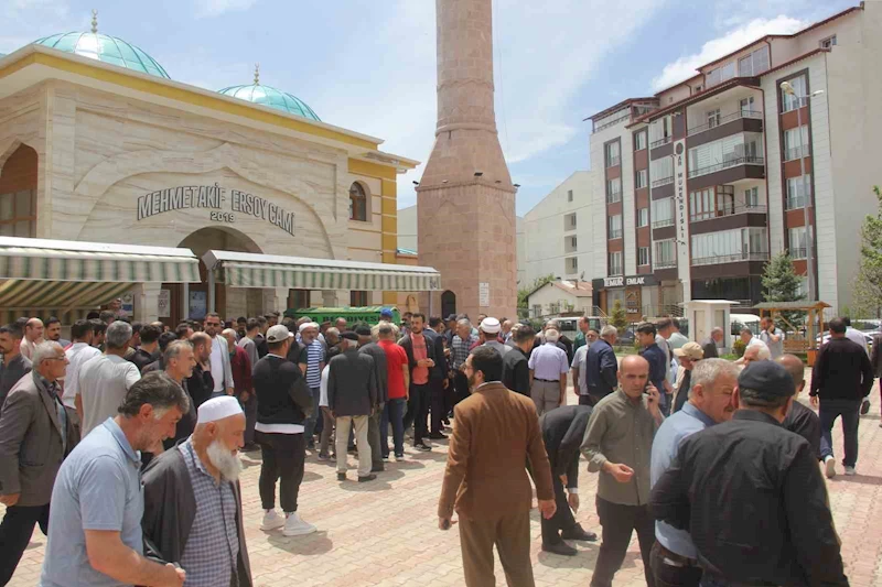 Sivas’ta rahatsızlanan ilkokul öğrencisi hayatını kaybetti
