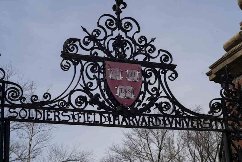 ABD yargısı, Trump yönetiminin Harvard’ın öğrencilere yönelik vize programını askıya alma girişimini süresiz olarak durdurdu

