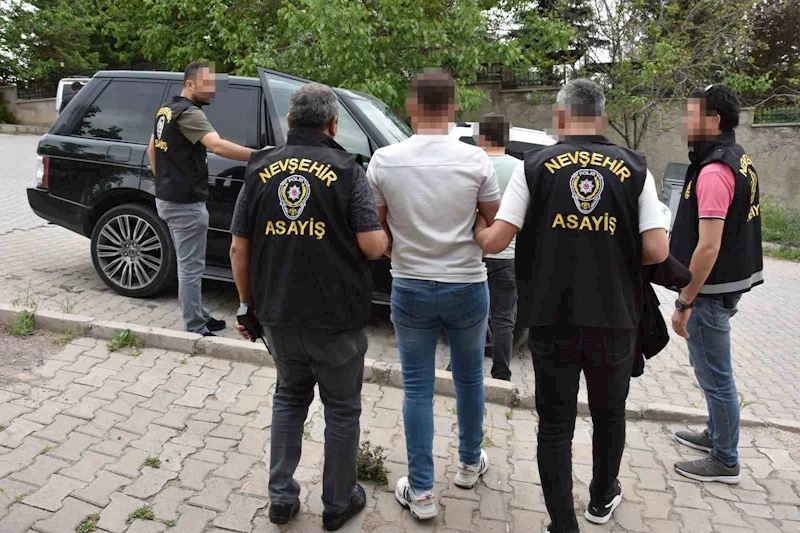 Masaj salonuna fuhuş operasyonu: 3 gözaltı
