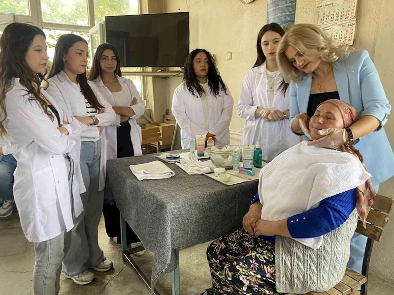 Kadınlar güzelleşti, köy kahvesi güzellik salonuna döndü
