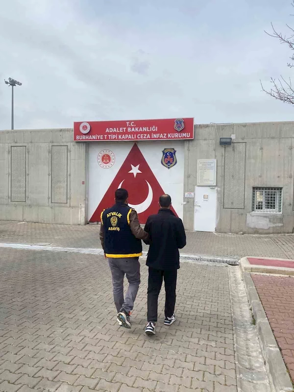 Kasten öldürme suçundan aranan şahıs Ayvalık’ta yakalandı
