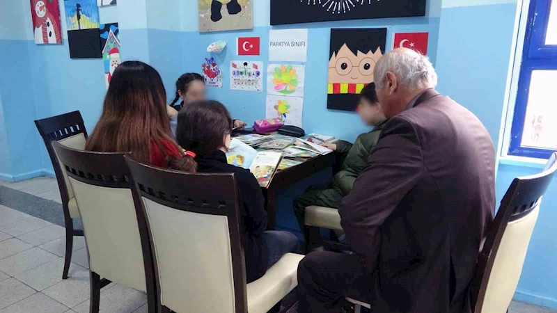 Emekli öğretmenden gönüllü eğitim desteği
