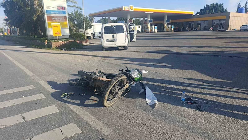 Manavgat’ta ticari araca arkadan çarpan motosiklet sürücüsü yaralandı

