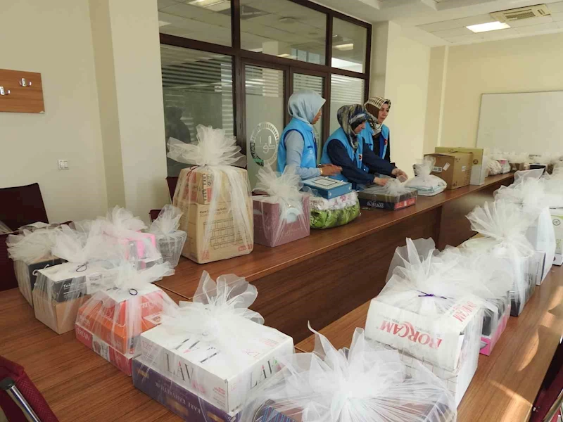Annelere ve genç kızlara en mutlu günlerinde anlamlı hediye
