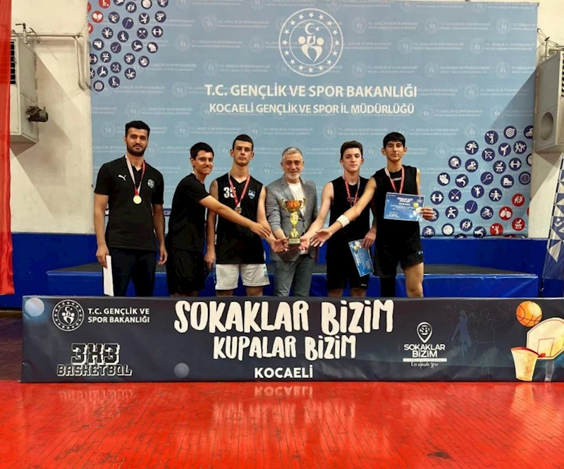 Çayırova’nın genç basketbolcuları il şampiyonu oldu

