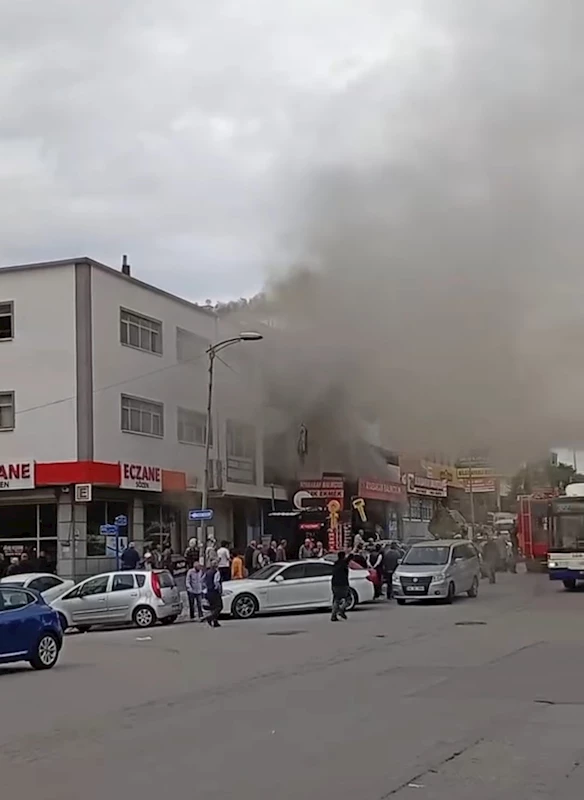Ankara’da balıkçı dükkanında yangın
