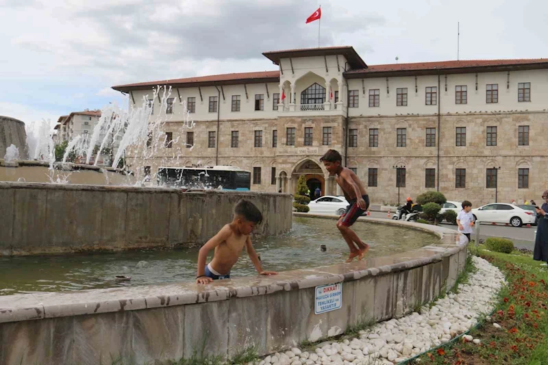 Akan trafiğin arasında tehlikeli serinlik

