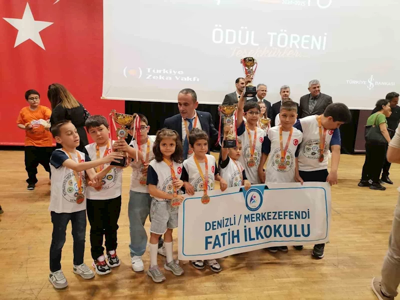 Denizlili öğrenciler zeka oyunlarının en başarılı okulu seçildi

