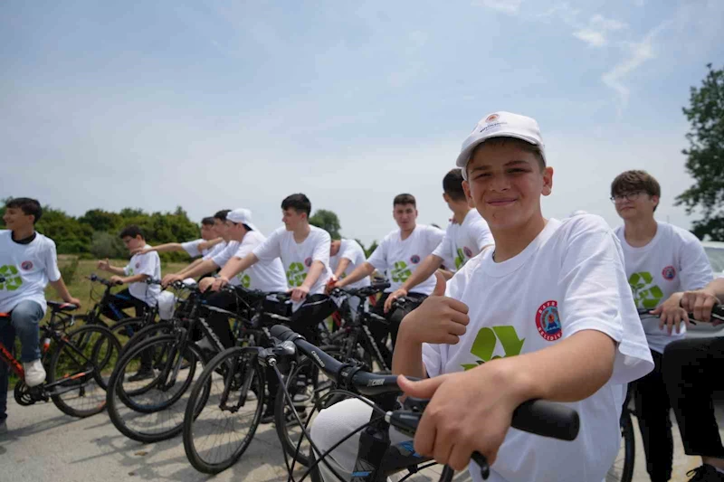 Kızılırmak Deltası’nda pedal çevirerek ’çevre temizliğine’ dikkat çektiler
