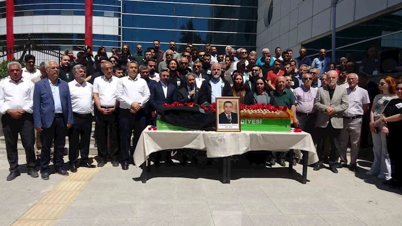 Hayatını kaybeden eski baro başkanı için adliyede cenaze töreni düzenlendi
