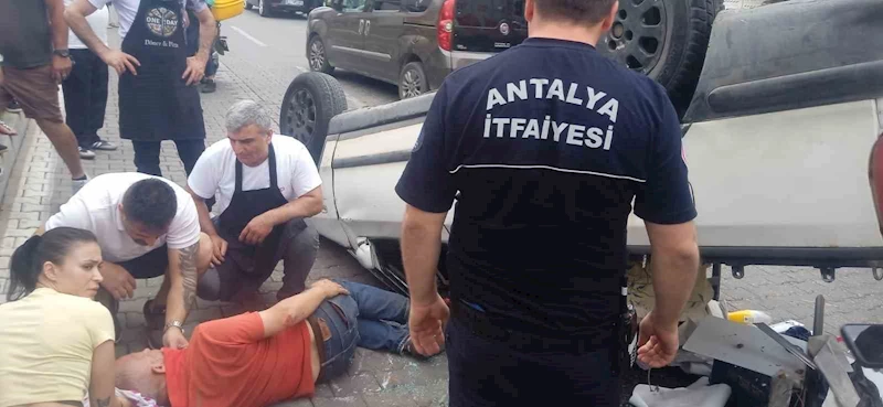 Alanya’da kontrolden çıkan kamyonet önce otomobile çarptı, ardından takla attı: 1 yaralı
