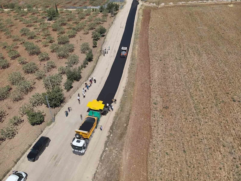 Siirt’te kırsal grup köy yolları sıcak asfaltla buluşuyor
