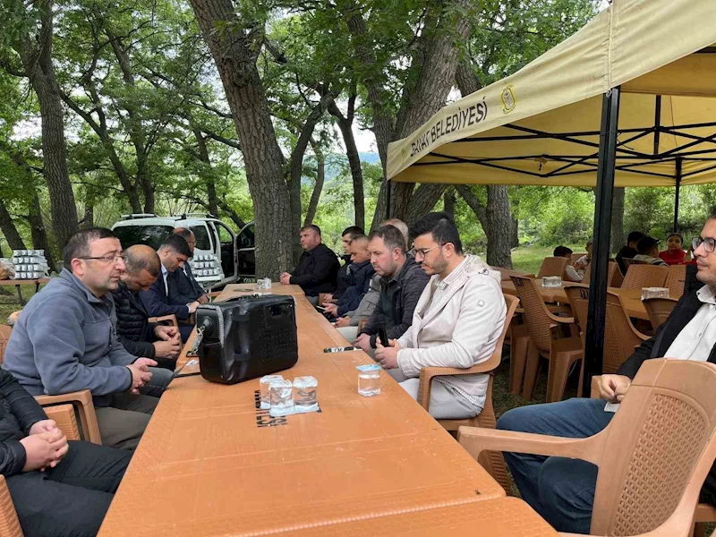 Protokol ve öğrencilerinin katılımıyla yağmur duası yapıldı
