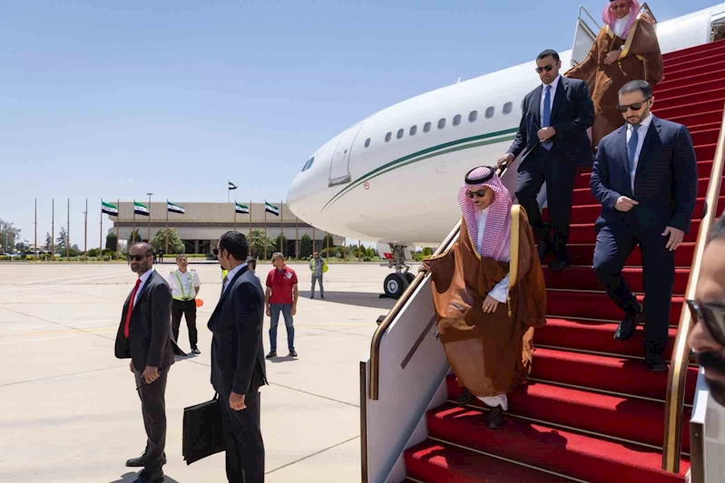 Suudi Arabistan ve Katar’dan Suriye’deki devlet çalışanlarına mali destek

