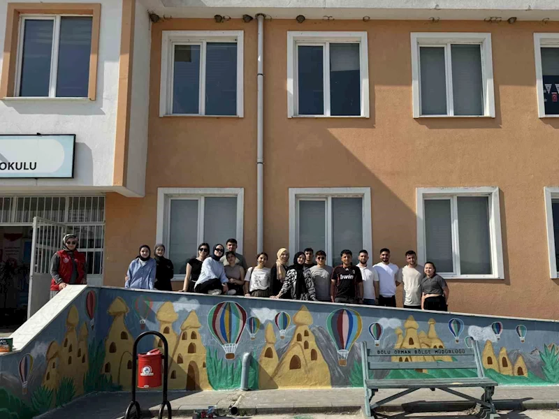 Düzce’de okul duvarlarına renkli dokunuş
