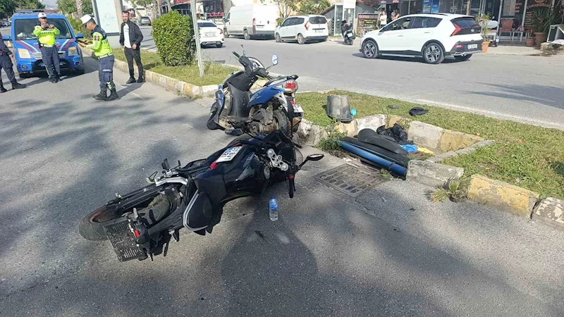 Yaya geçidine dönmeye çalışırken kaza yaptı: 1 yaralı
