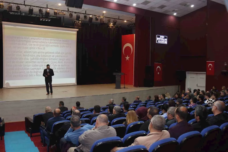 Elazığ’da ’Kamu Etik Kuralları Eğitimi’ konulu seminer düzenlendi

