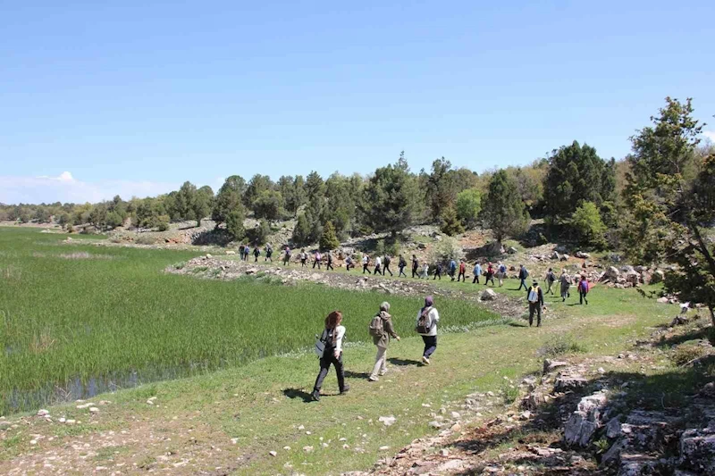 Üniversite öğrencileri, Beyşehir’in botanik hazinelerini keşfetti
