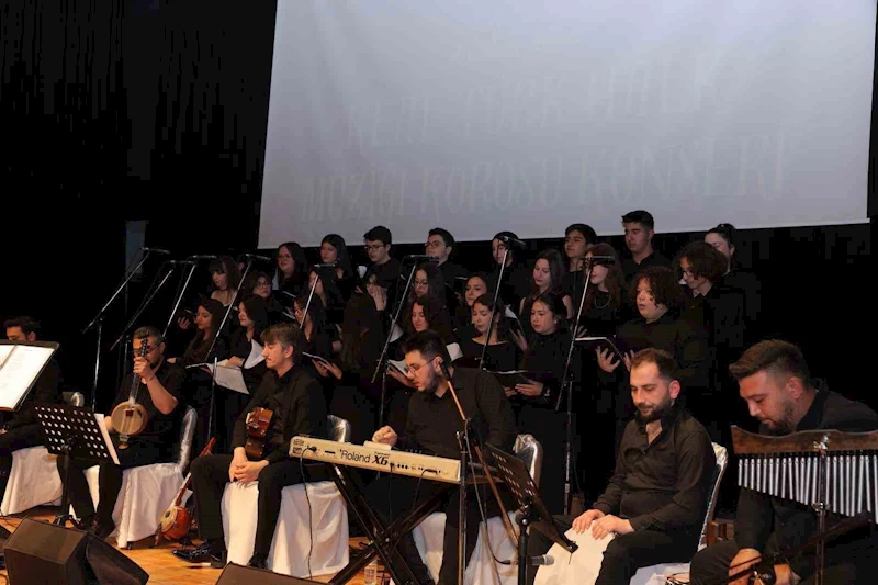 KEAL Türk Halk Müziği Korosu konseri büyük beğeni topladı
