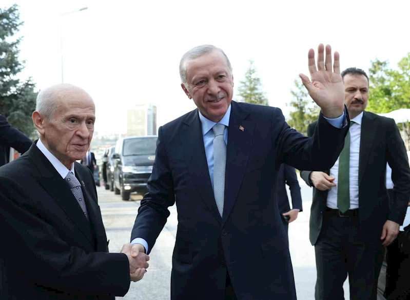 Cumhurbaşkanı Erdoğan, MHP Genel Başkanı Bahçeli ile bir araya geldi
