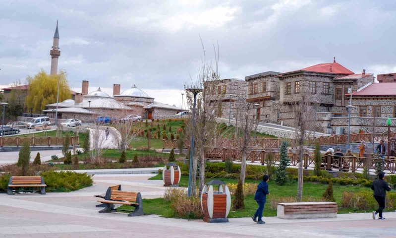 Havalar parçalı bulutlu olacak
