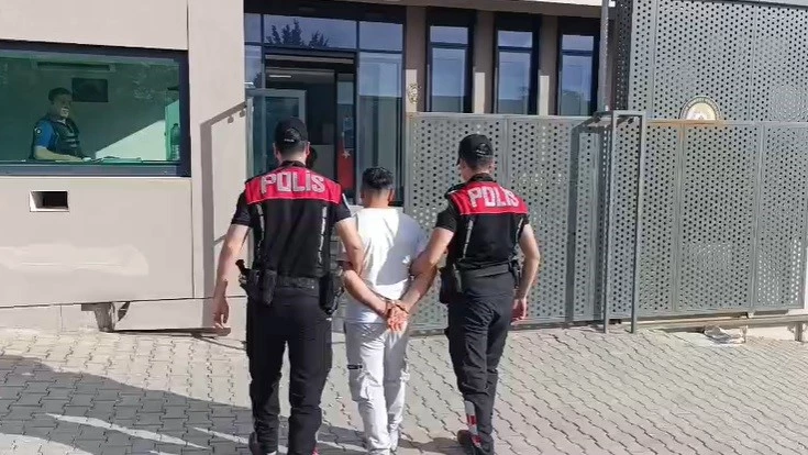 Uygulamada şüphe çekti, 21 yıl hapisle arandığı ortaya çıktı
