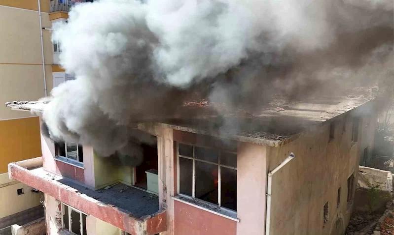 Habersiz tatbikat yapıldı, herkes gerçek sandı: Enkazda çocuk olduğunu düşünen mahalleli endişelendi
