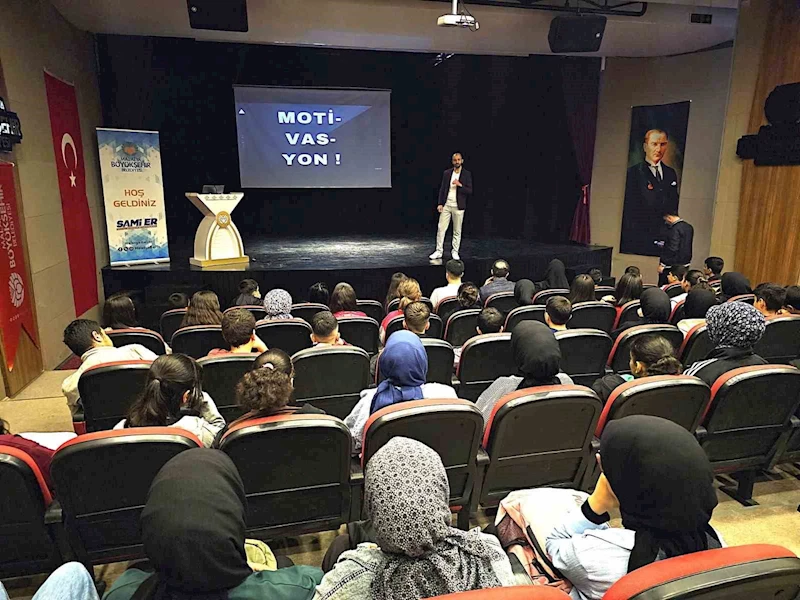 Malatya’da öğrencilere kaygı ve motivasyon semineri
