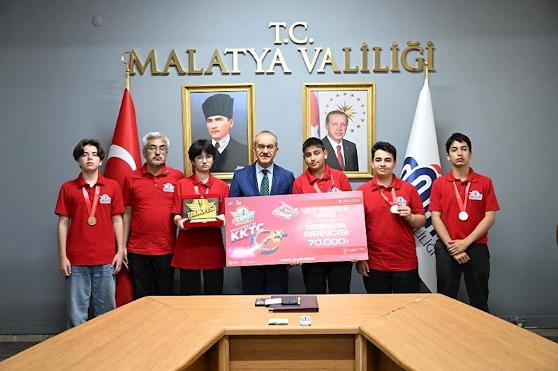 Malatyalı genç yetenekler başarılarını Vali Yavuz’la paylaştı

