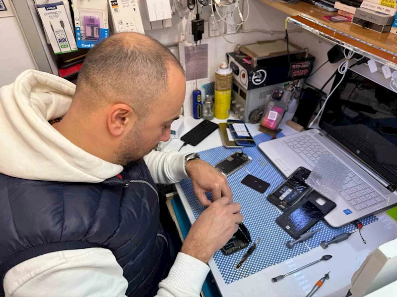 Sıfır telefon yerine tamir arttı
