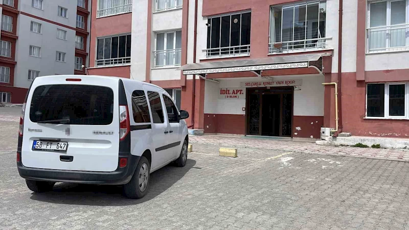 Boğazları kesilerek öldürülen kardeşlerin amcası: 