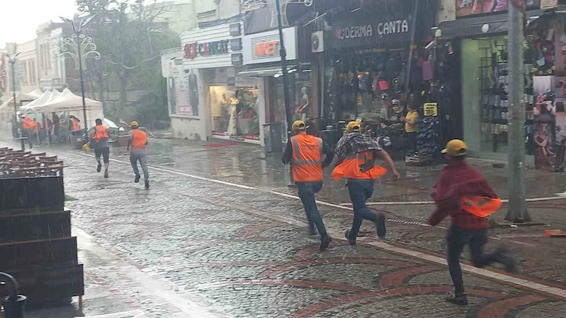 Edirne’de şiddetli yağış ve dolu hayatı olumsuz etkiledi
