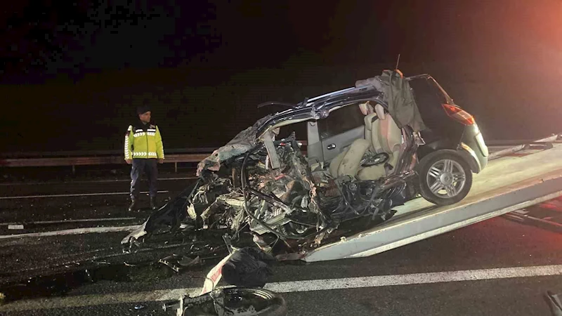 Ankara’da feci kaza... 2 otomobil kafa kafaya çarpıştı: 4 ölü, 1 yaralı
