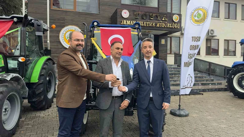 Devlet destekli traktörler çiftçilere törenle teslim edildi

