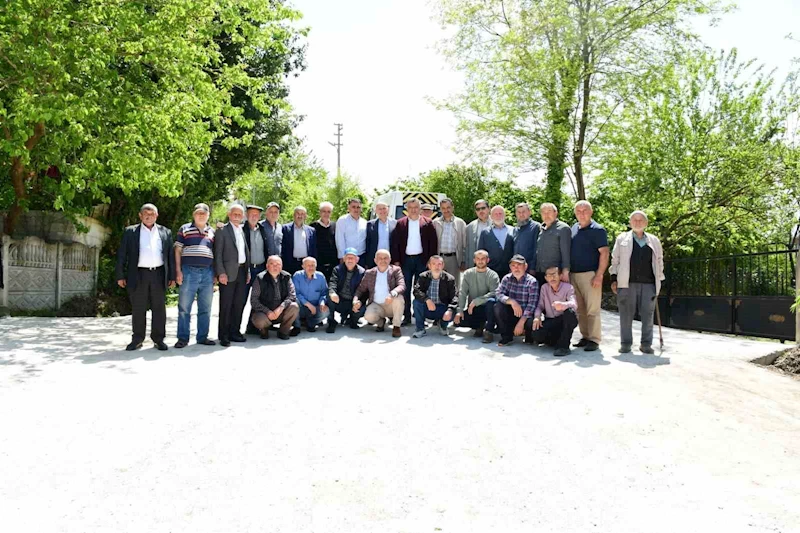 Mahalleliden yol yapımına yemekli teşekkür
