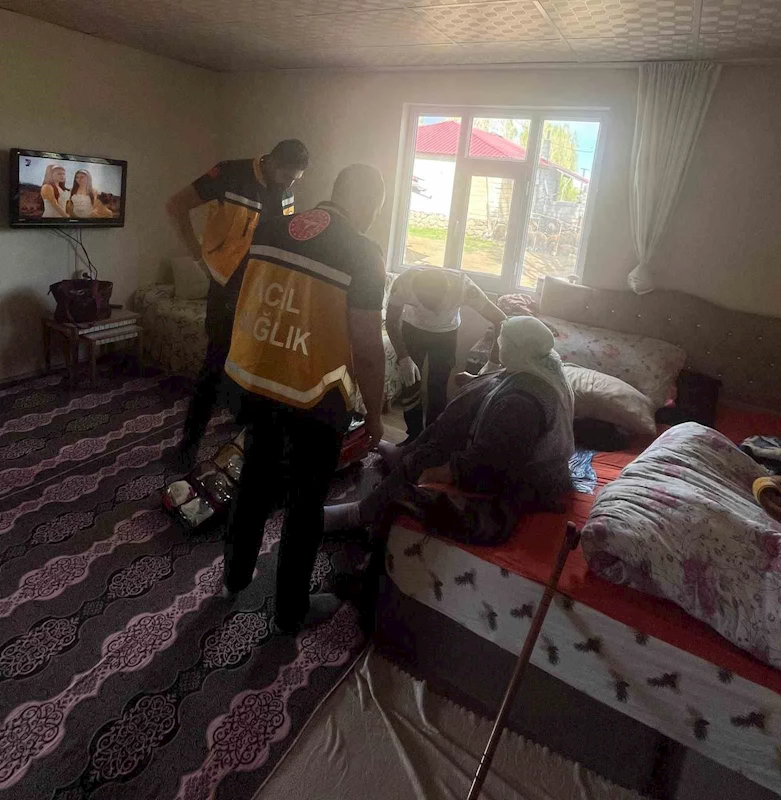 200 kilo ağırlığındaki kadın hastaneye nakledildi

