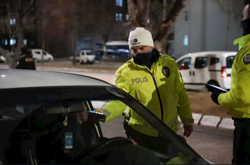 Isparta’da 2,5 saat süren uygulamada 21 sürücüye cezai işlem uygulandı
