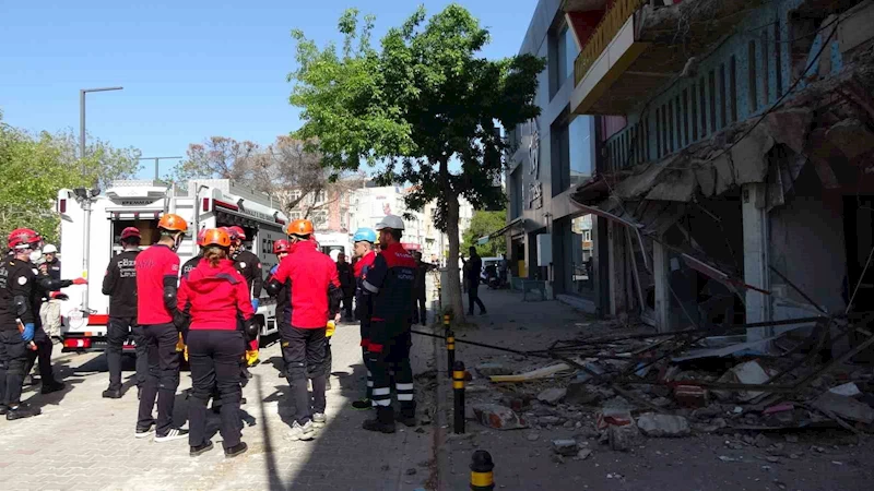Çanakkale’de deprem tatbikatı gerçeğini aratmadı
