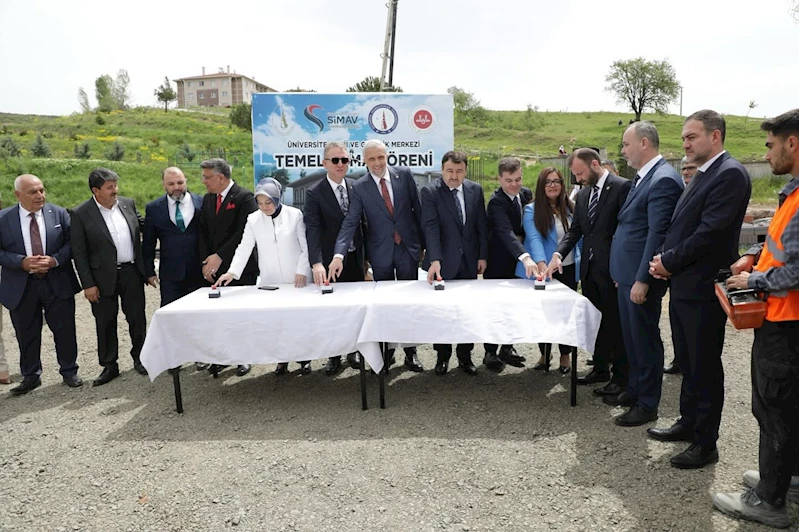 Simav’da Üniversite Yerleşkesine yapılacak cami ve Gençlik Merkezinin temeli atıldı
