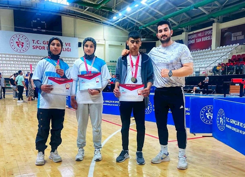 Bitlisli öğrenciler bilek güreşinde Türkiye finallerinde
