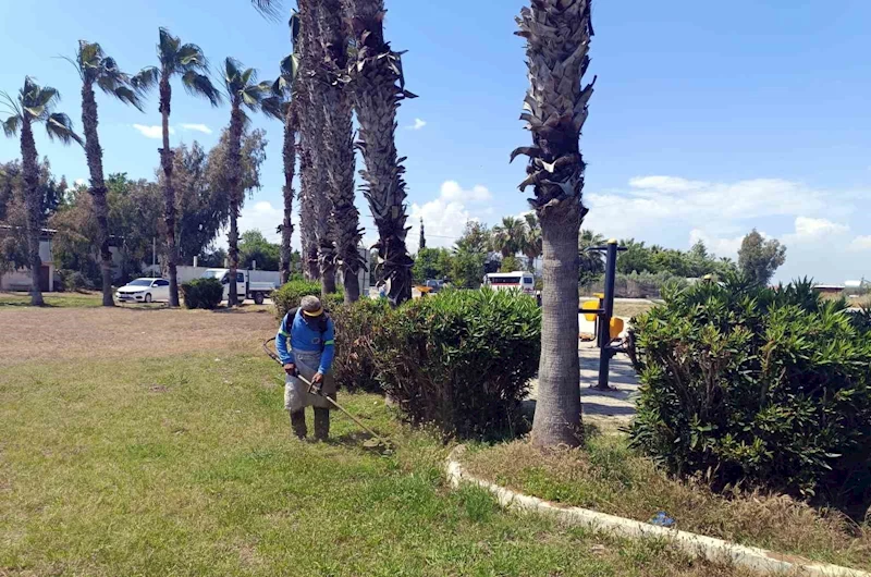 Akdeniz’de park ve bahçelere yaz bakımı
