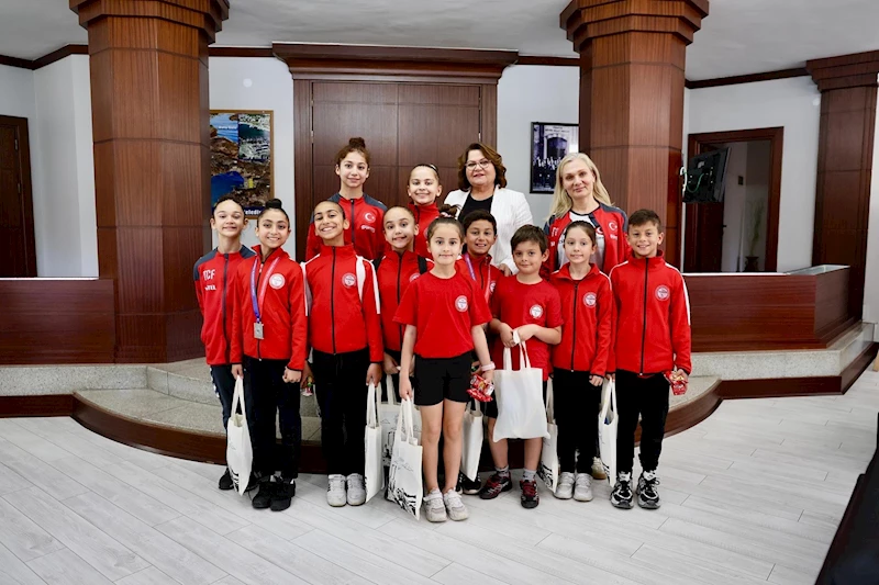 Başkan Gençay, Didimli milli sporcuları ağırladı
