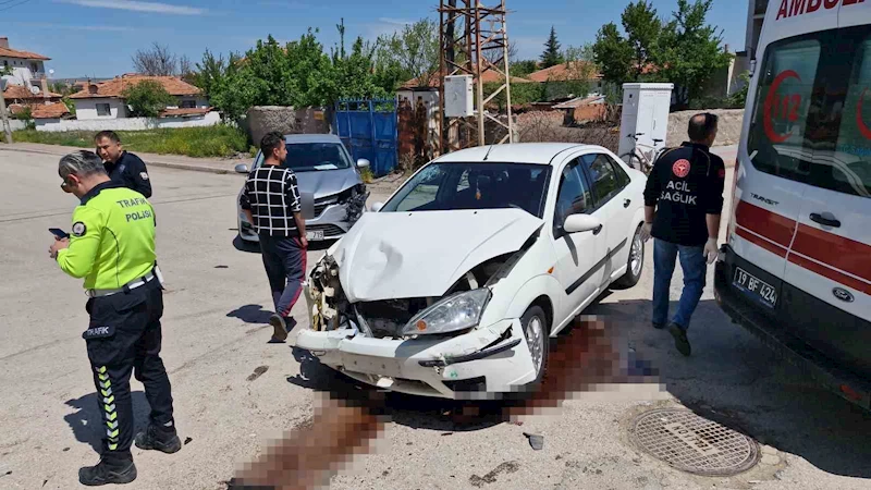 Çorum’da iki otomobil çarpıştı: 8 yaralı
