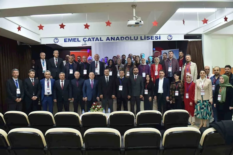Erzurum’da ‘Öğretmenlerin bakış açısıyla eğitimde öne çıkan konular’ çalıştayı

