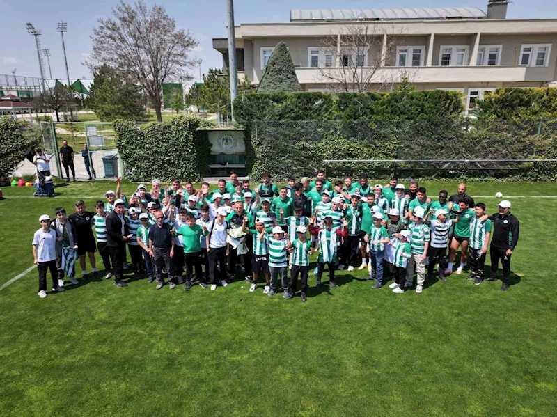 Minik sporseverin talebi yerine getirildi: Konyaspor’la buluştu
