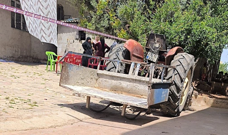 Şanlıurfa’da feci olay: Traktörü hareket ettiren 2 yaşındaki çocuk, 1 yaşındaki kuzenini ezdi
